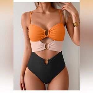 Trendy Cutout Swimsuit with Rings Large/0174